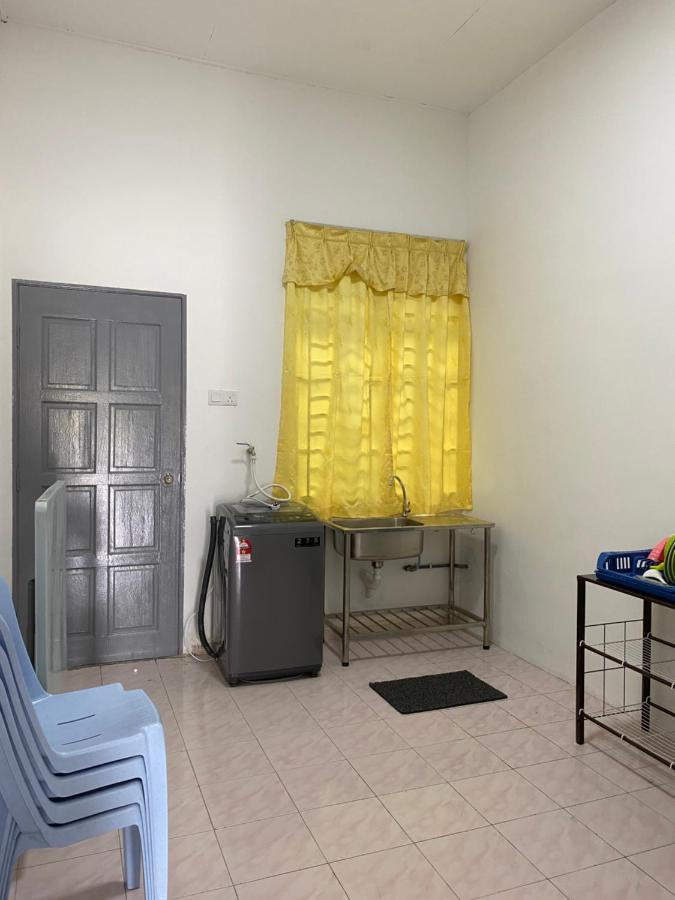 Cempaka Homestay Parit Raja Luaran gambar